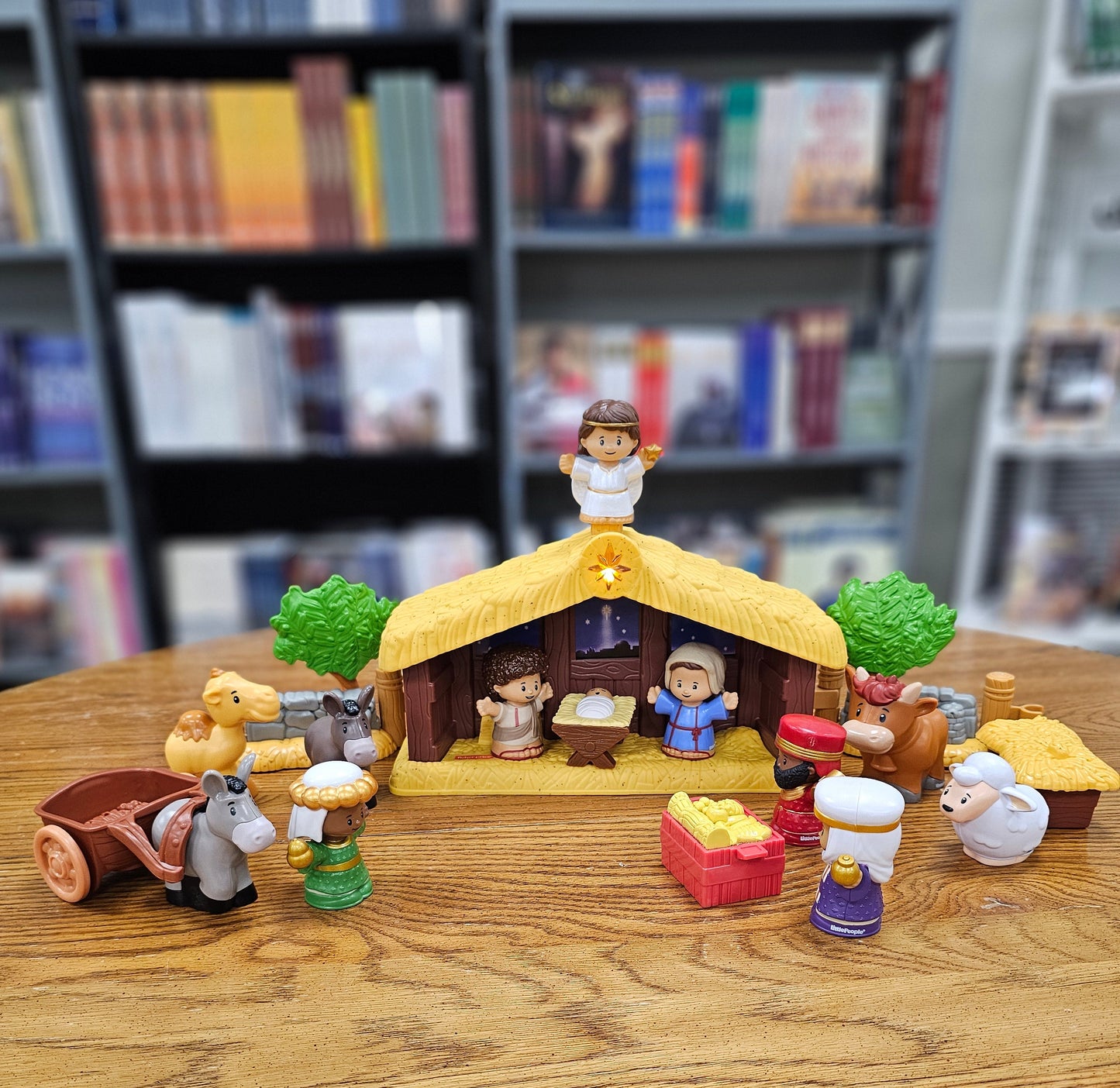 Little People: The Christmas Story (Nativity - 17 Pieces) SPECIAL EDITION