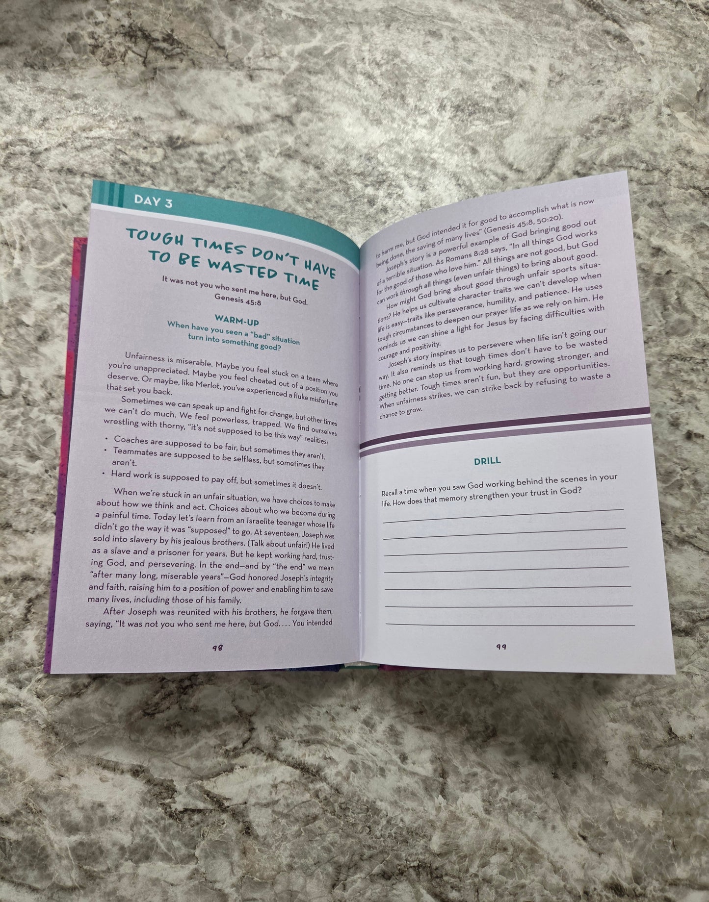 In Season : A 90-Day Devotional For Female Student Athletes